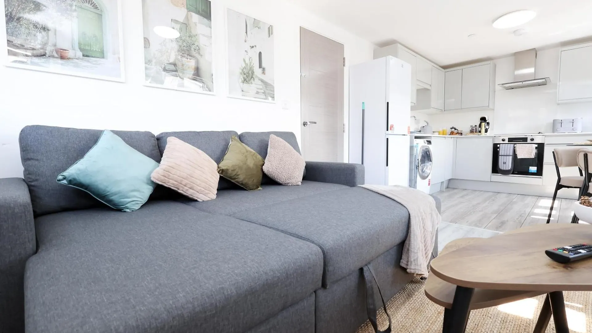 The Central Nest - Lush 2Bd Flat, Up To 6Ppl Cardiff Appartement