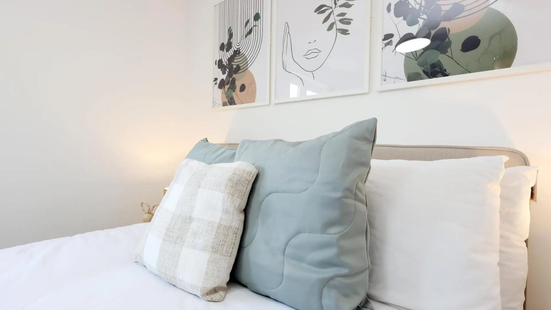 The Central Nest - Lush 2Bd Flat, Up To 6Ppl Cardiff