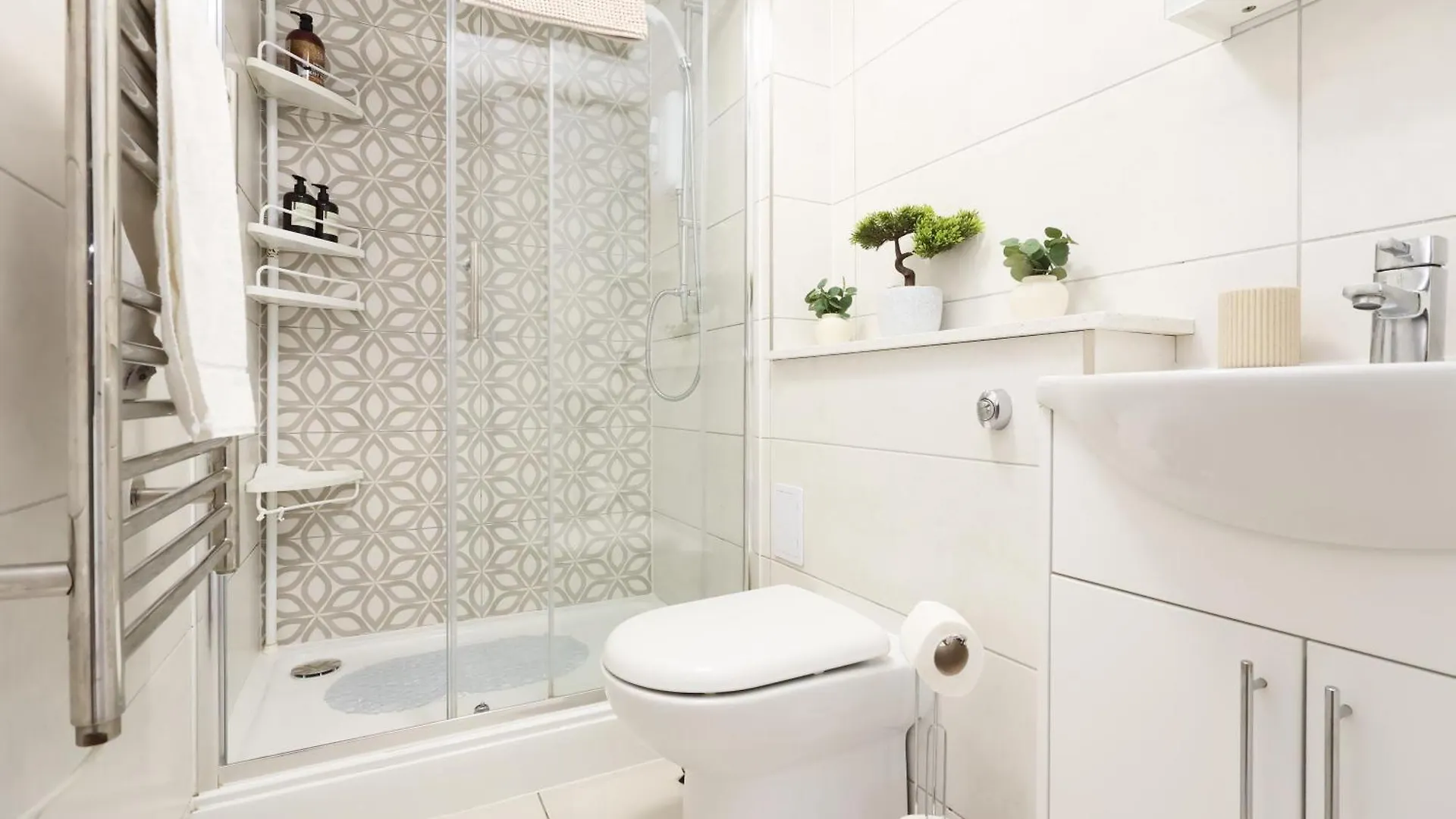 The Central Nest - Lush 2Bd Flat, Up To 6Ppl Cardiff